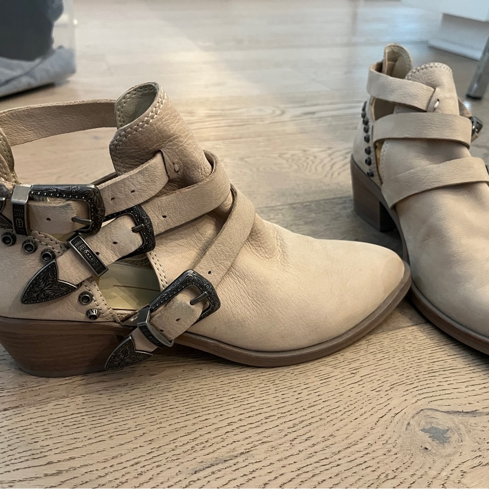 Dolce Vita Black Beige Western Buckle Studded Leather Heel Ankle Booties